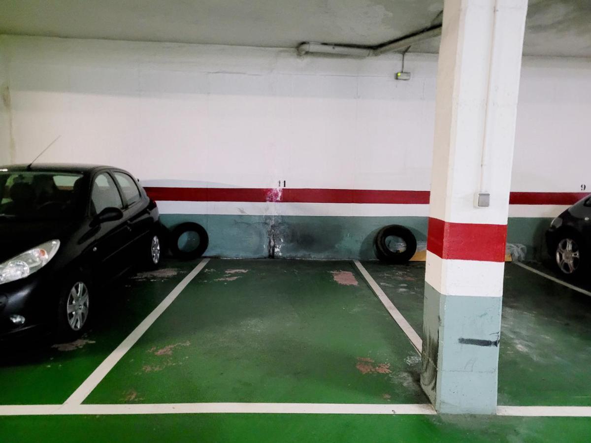 サンティアゴ・デ・コンポステーラPiso Con Garaje En La Entrada Del Camino Portuguesアパートメント エクステリア 写真